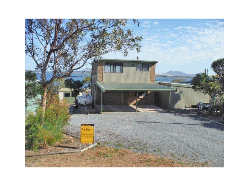 8 Pine Crescent, Coffin Bay SA 5607