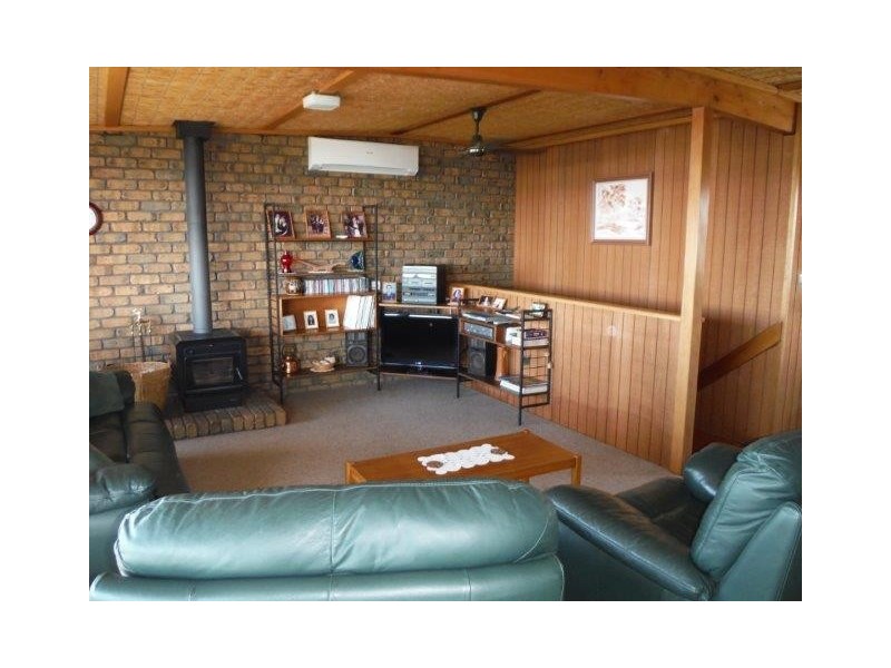 8 Pine Crescent, Coffin Bay SA 5607