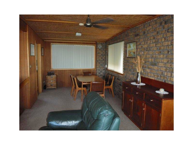 8 Pine Crescent, Coffin Bay SA 5607