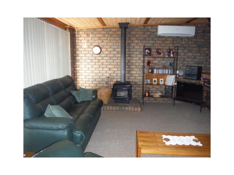 8 Pine Crescent, Coffin Bay SA 5607