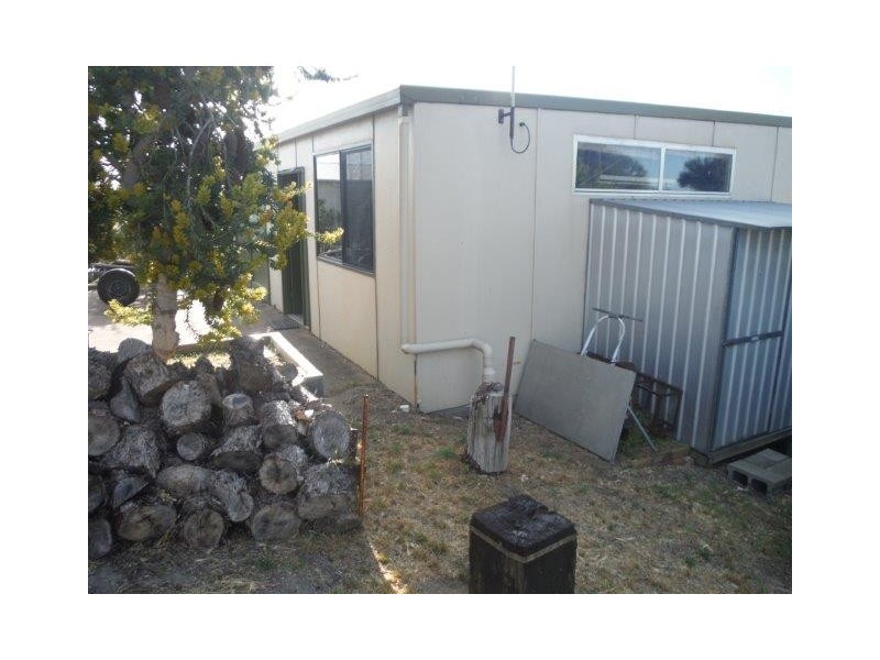 8 Pine Crescent, Coffin Bay SA 5607