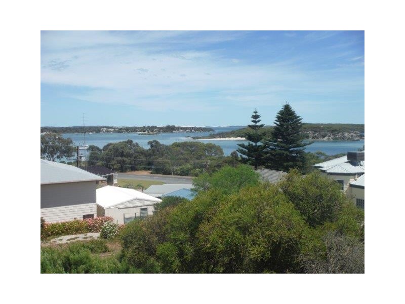 8 Pine Crescent, Coffin Bay SA 5607