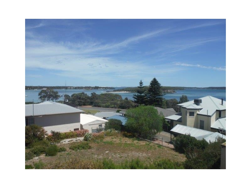 8 Pine Crescent, Coffin Bay SA 5607