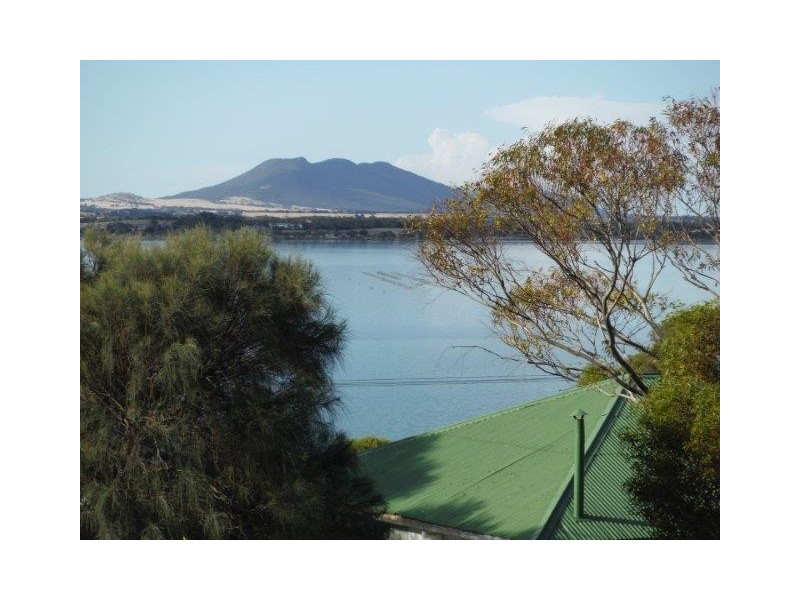 8 Pine Crescent, Coffin Bay SA 5607