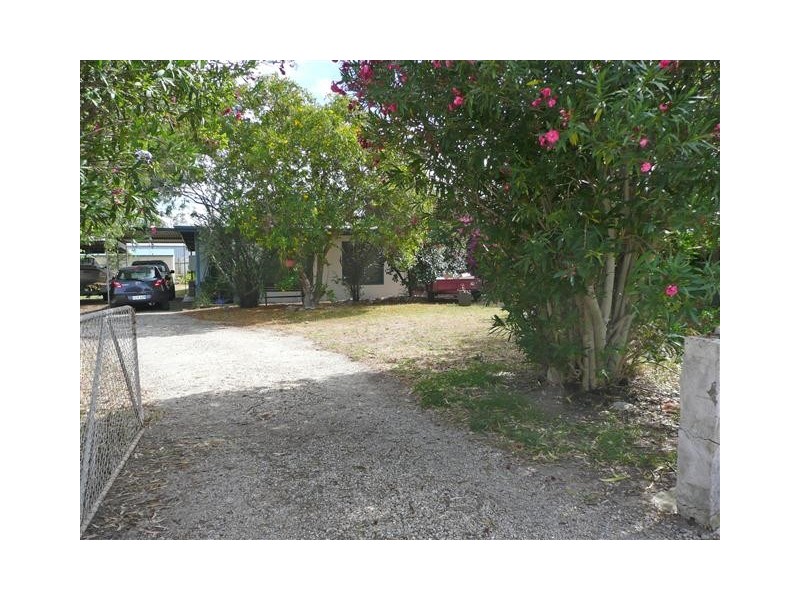 18 Flinders Avenue, Coffin Bay SA 5607
