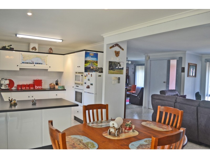 36 Wallis Street, Port Neill SA 5604