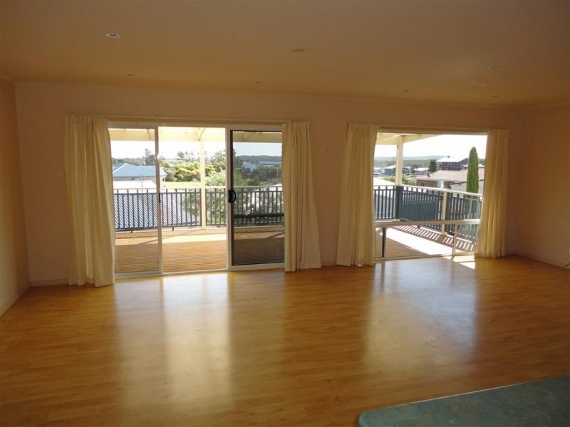 15 Sophie Crescent, Coffin Bay SA 5607