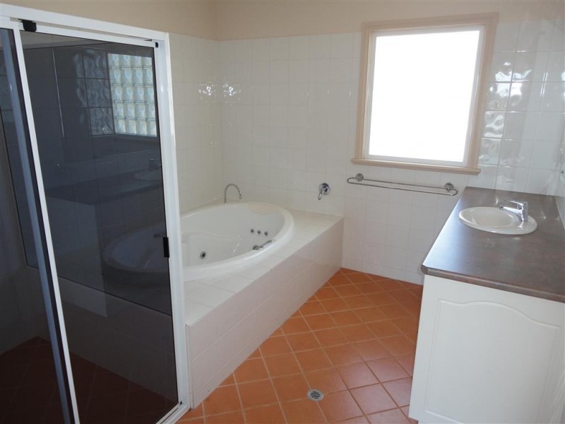 15 Sophie Crescent, Coffin Bay SA 5607