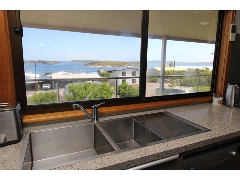 23 Pine Crescent, Coffin Bay SA 5607