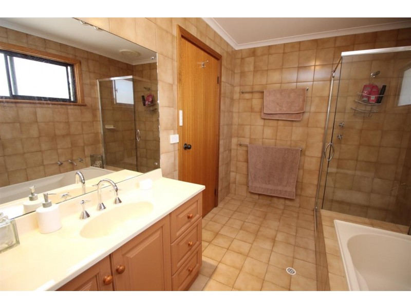 23 Pine Crescent, Coffin Bay SA 5607