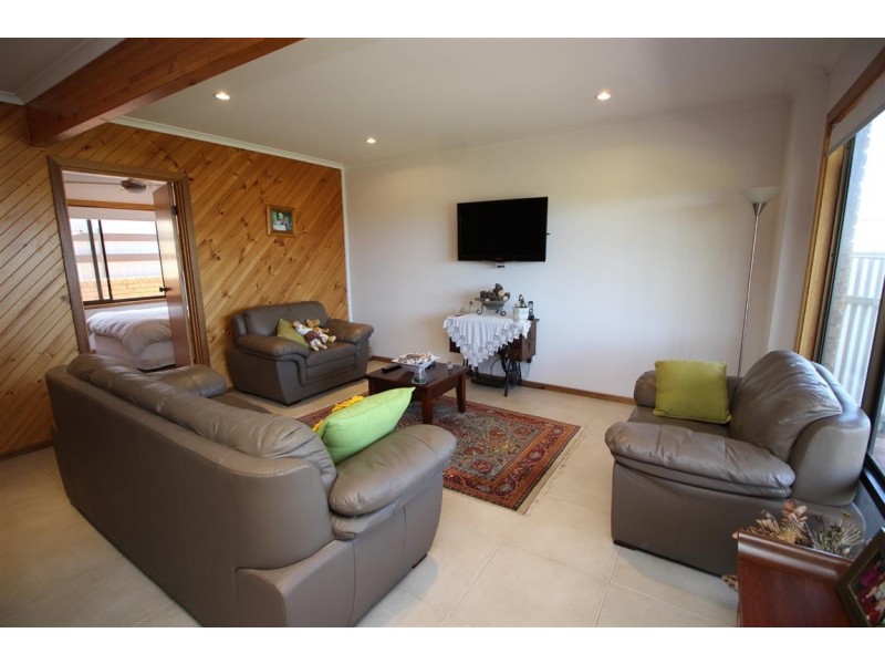 23 Pine Crescent, Coffin Bay SA 5607