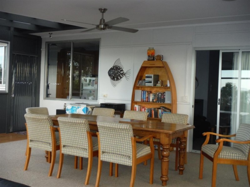 2 Pine Crescent, Coffin Bay SA 5607