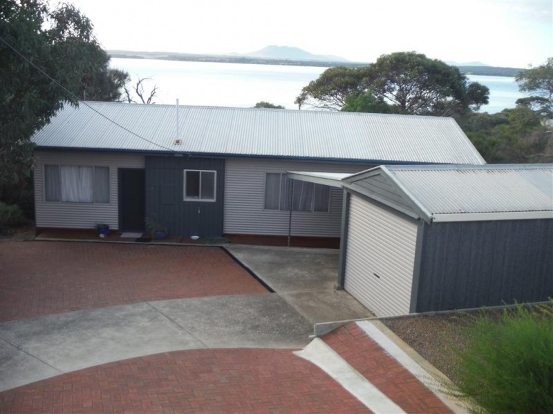 2 Pine Crescent, Coffin Bay SA 5607