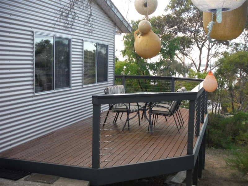 2 Pine Crescent, Coffin Bay SA 5607