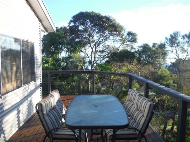 2 Pine Crescent, Coffin Bay SA 5607