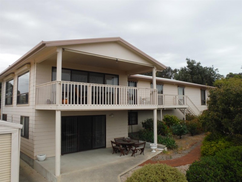 12 Pine Crescent, Coffin Bay SA 5607