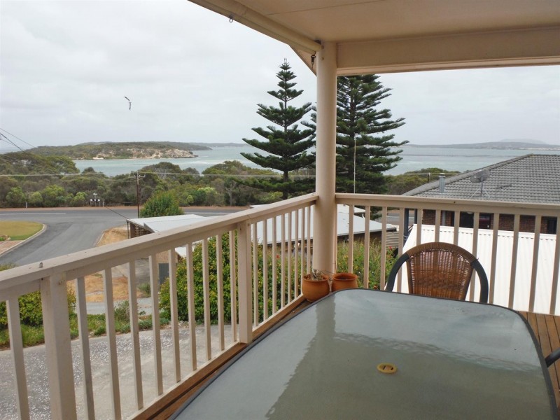 12 Pine Crescent, Coffin Bay SA 5607