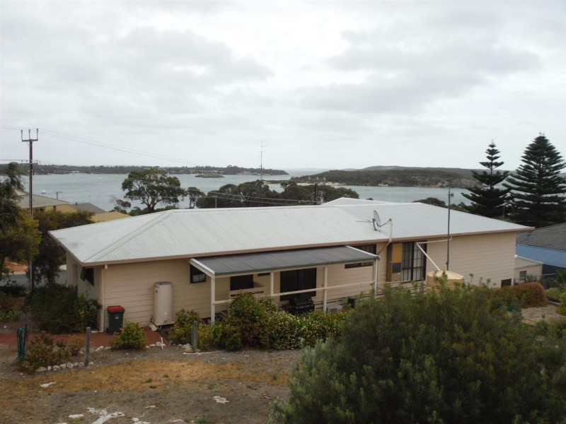 12 Pine Crescent, Coffin Bay SA 5607