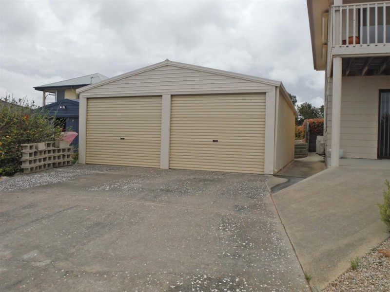 12 Pine Crescent, Coffin Bay SA 5607