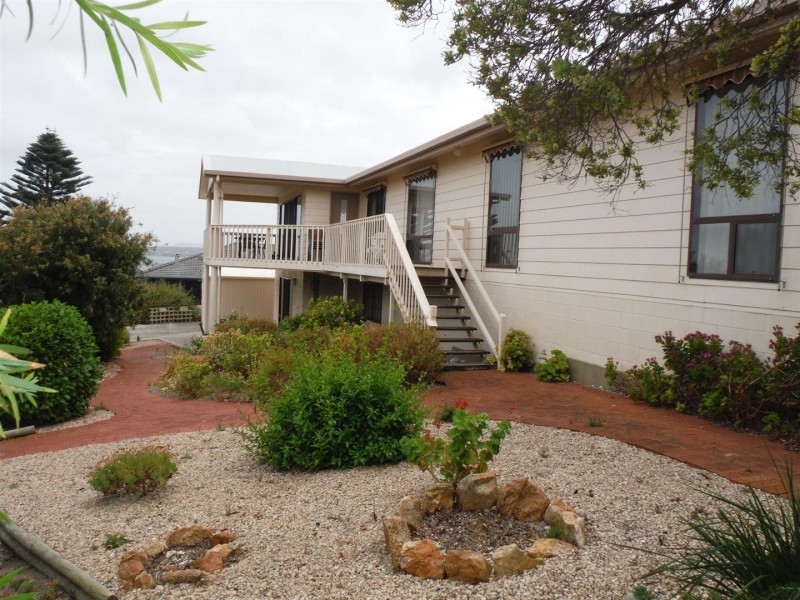 12 Pine Crescent, Coffin Bay SA 5607