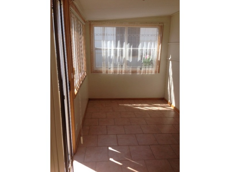 16 Tumby Bay Road, Cummins SA 5631