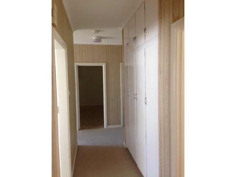 16 Tumby Bay Road, Cummins SA 5631