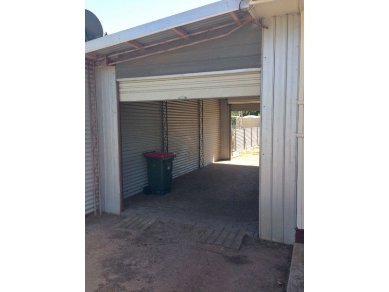 16 Tumby Bay Road, Cummins SA 5631