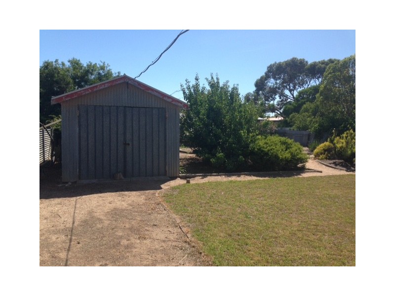16 Tumby Bay Road, Cummins SA 5631