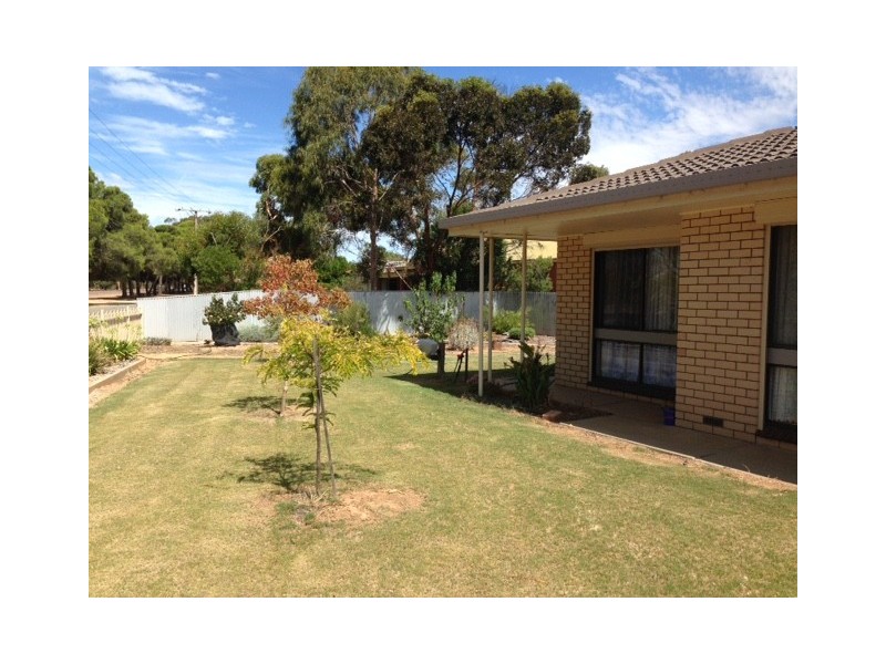 7 Tumby Bay Road, Cummins SA 5631