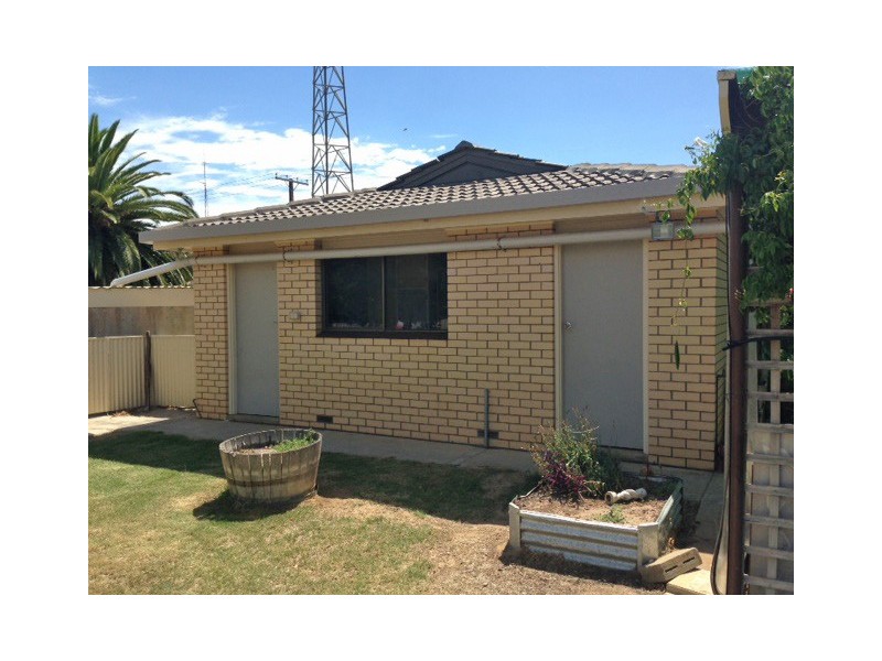 7 Tumby Bay Road, Cummins SA 5631