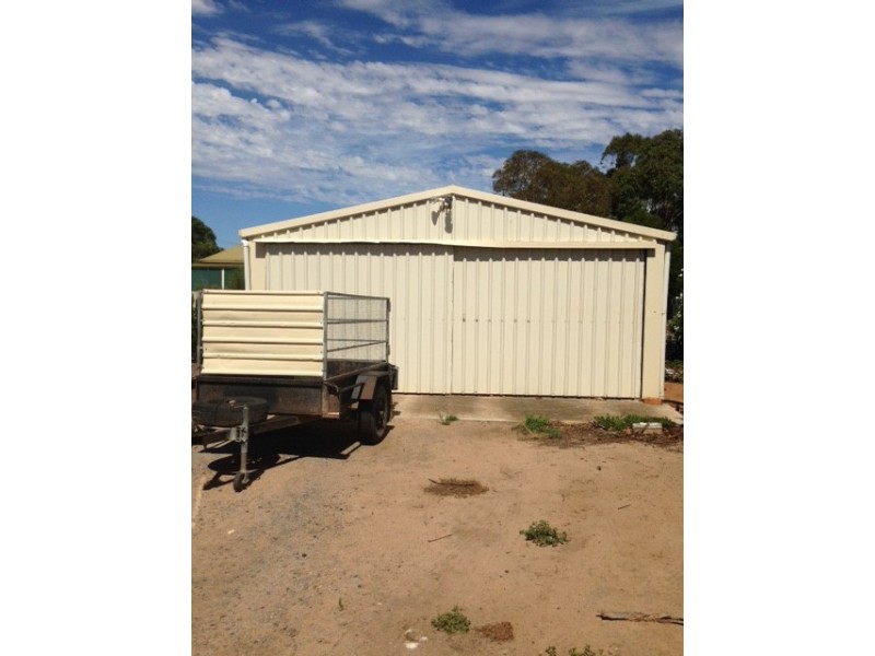 7 Tumby Bay Road, Cummins SA 5631