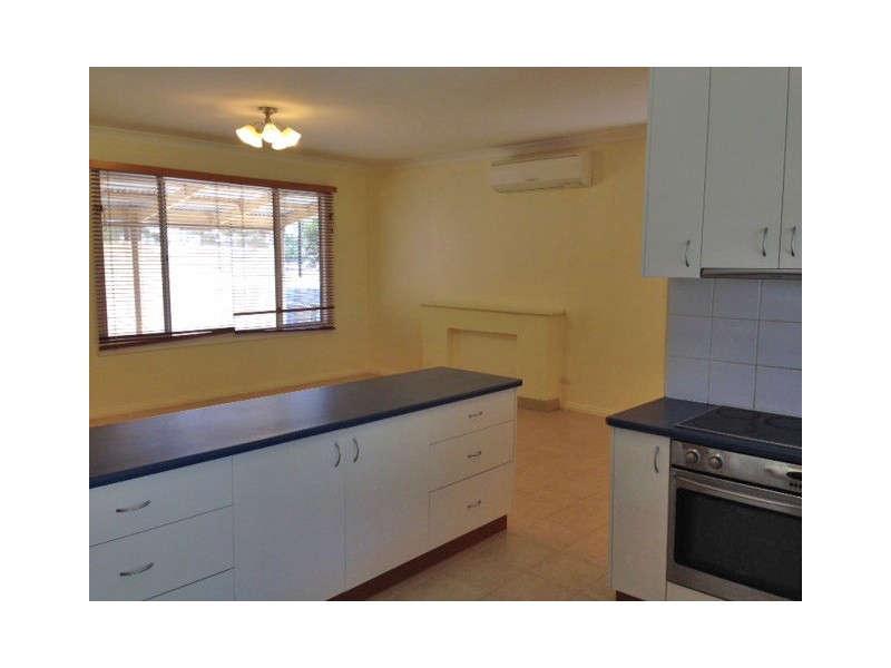 70 Railway Terrace, Cummins SA 5631