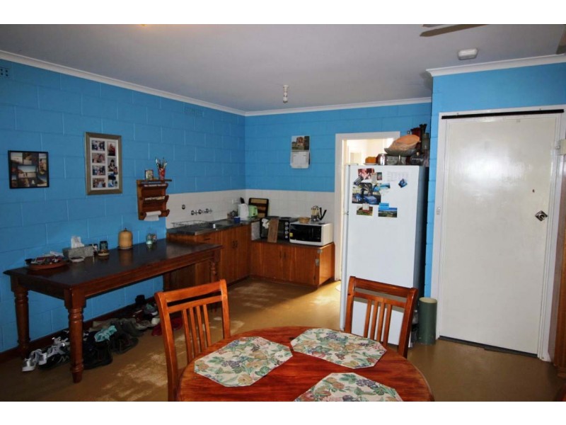 14 Flinders Avenue, Coffin Bay SA 5607