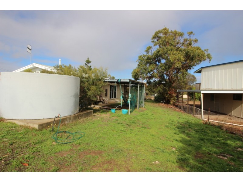 14 Flinders Avenue, Coffin Bay SA 5607