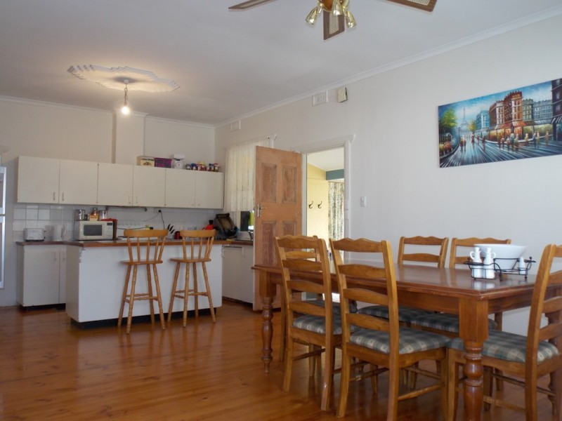 6 McFarlane Street, Cummins SA 5631