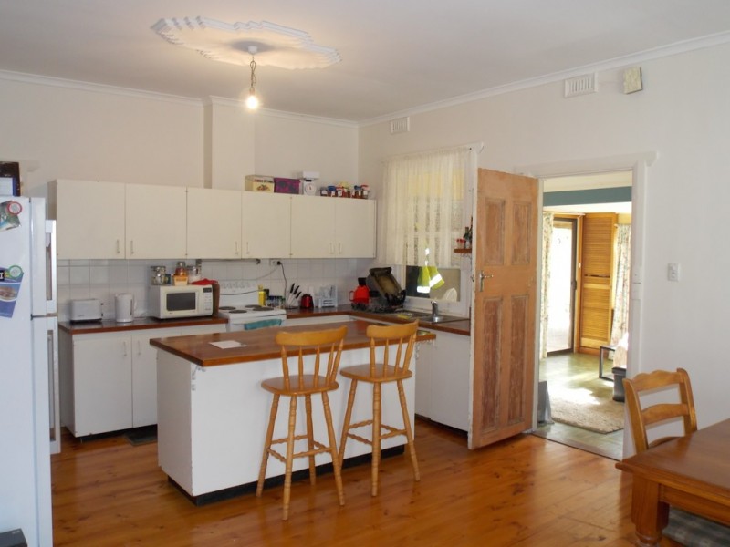 6 McFarlane Street, Cummins SA 5631