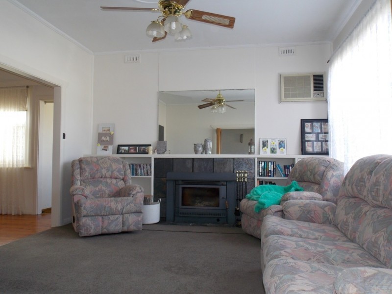 6 McFarlane Street, Cummins SA 5631