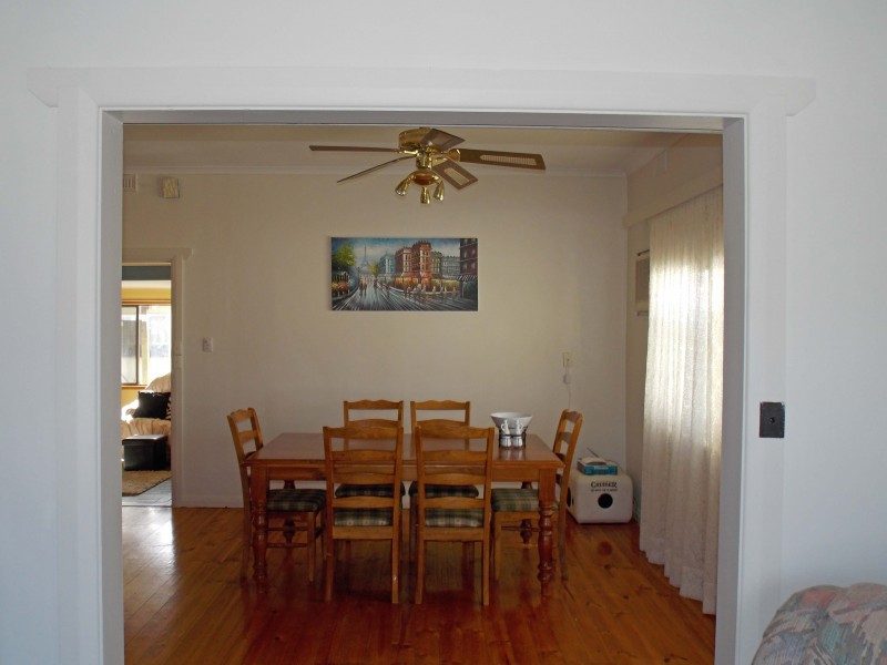 6 McFarlane Street, Cummins SA 5631