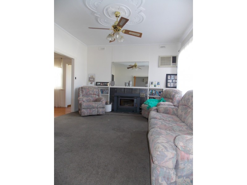 6 McFarlane Street, Cummins SA 5631