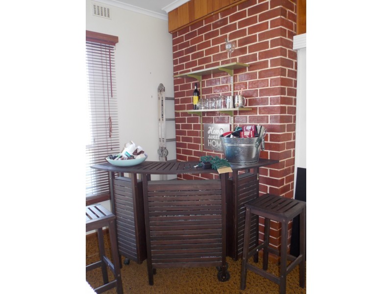6 McFarlane Street, Cummins SA 5631