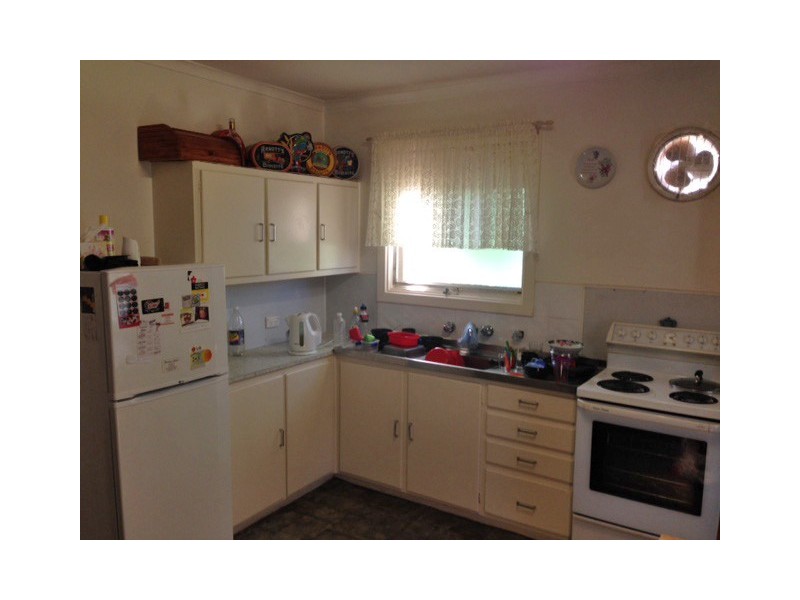 10 Laube Street, Cummins SA 5631