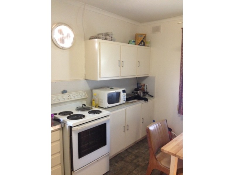 10 Laube Street, Cummins SA 5631