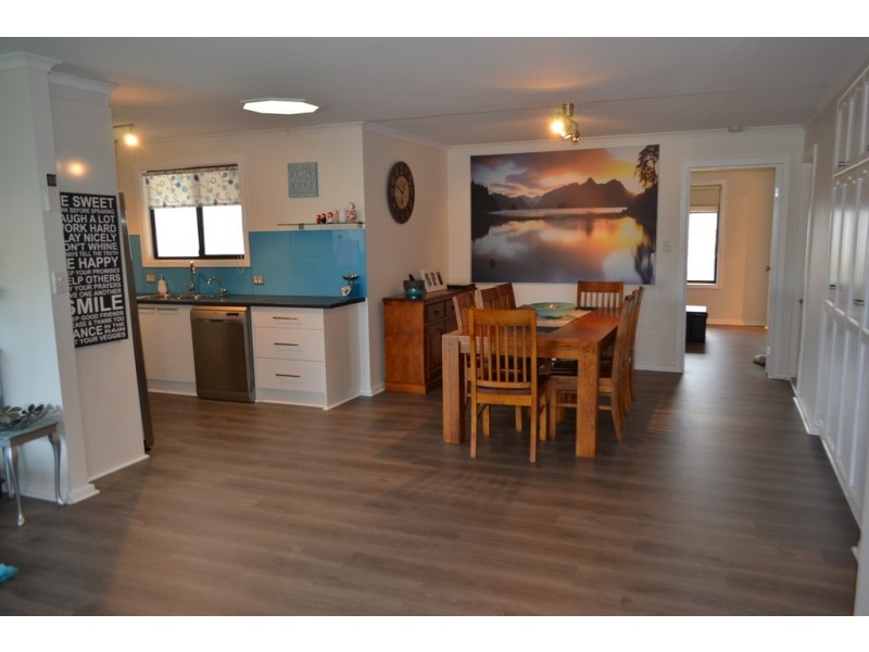 1 Burnett Street, Tumby Bay SA 5605