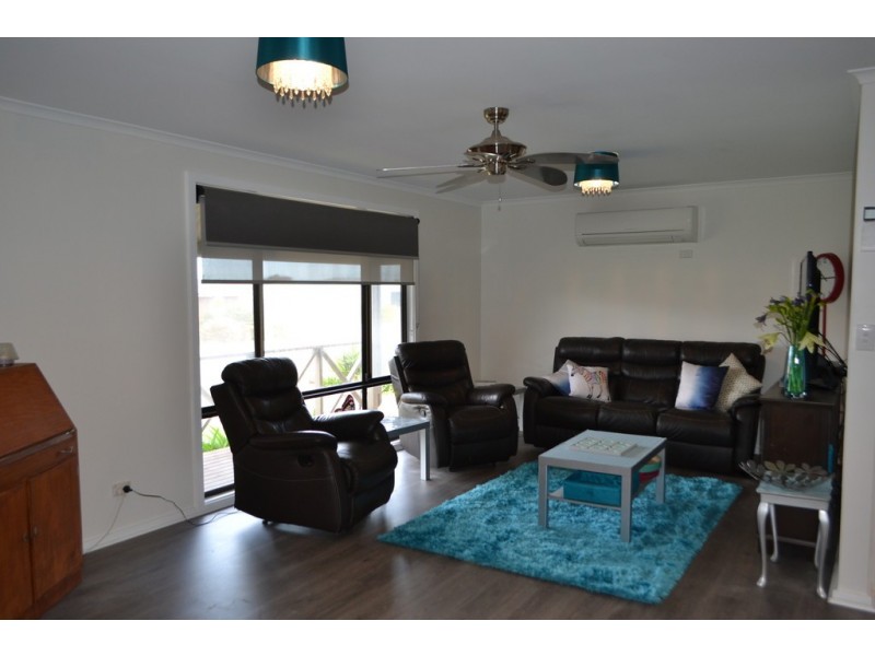 1 Burnett Street, Tumby Bay SA 5605
