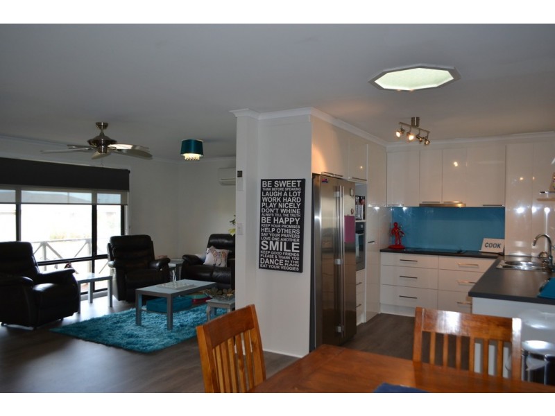 1 Burnett Street, Tumby Bay SA 5605