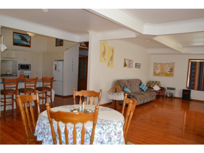 47 Beach Tce, Elliston SA 5670