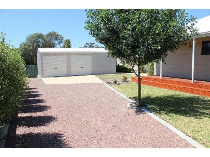 8 Endeavour Court, Coffin Bay SA 5607