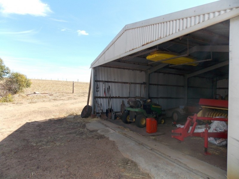 745 White Flat Road, Whites Flat SA 5607