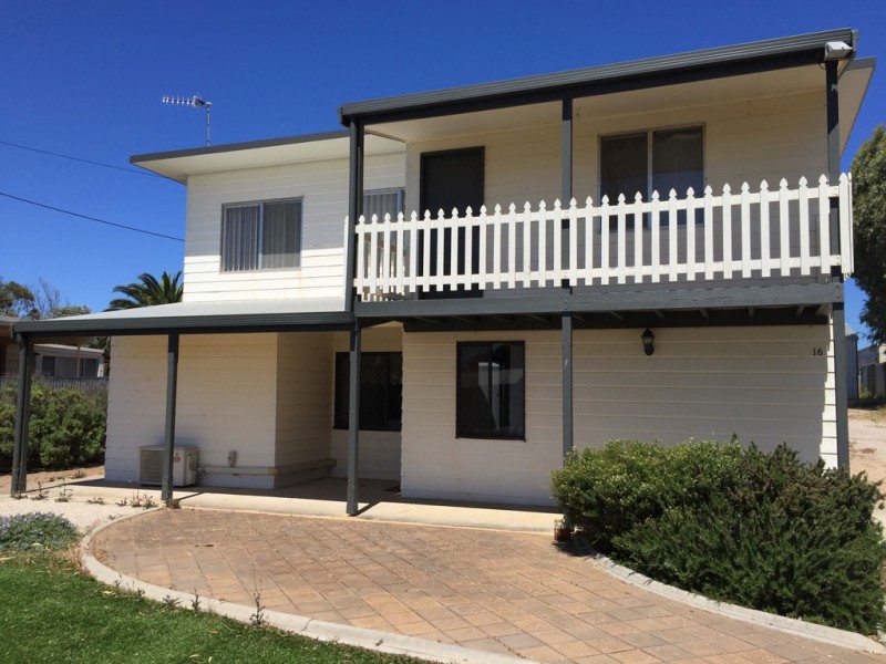 16 Central Street, Louth Bay SA 5607