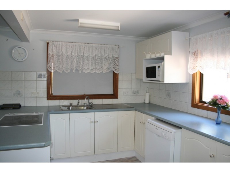 16 Central Street, Louth Bay SA 5607